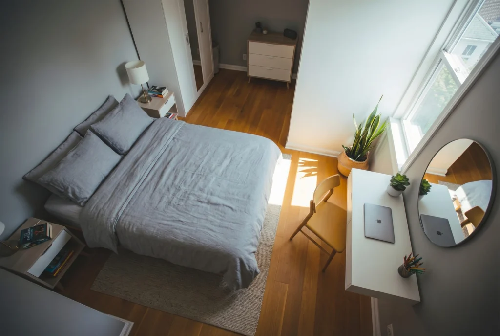 Multi-Functional Bedroom Desks