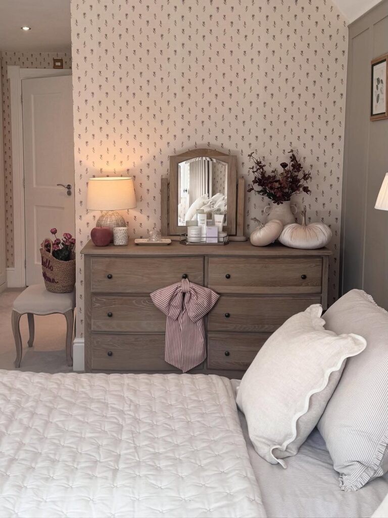  bold wallpaper powder room decor